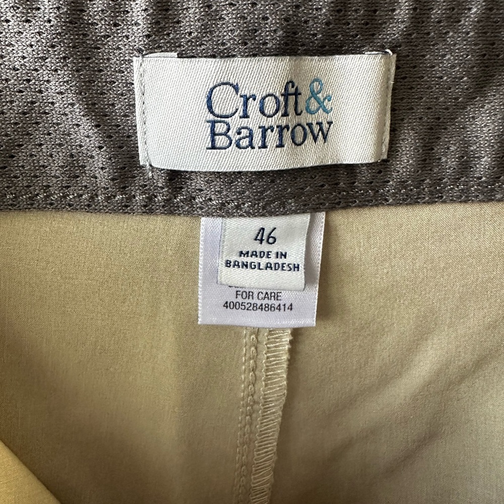 Croft & Barrow Tan Cargo Shorts with Relaxed Fit size 46 inch waist - Picture 2 of 4